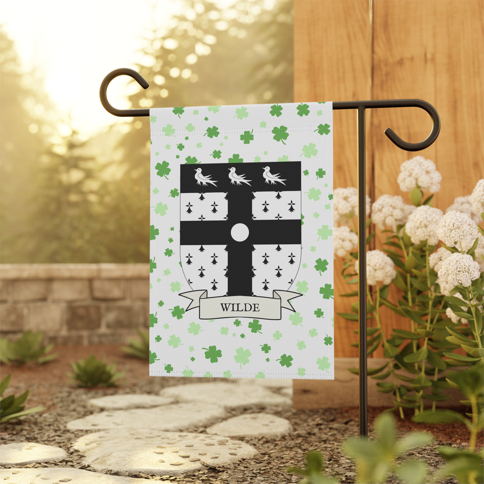 Wilde Family Coat of Arms Garden Banner - Image 2